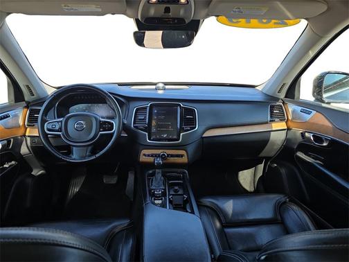 2019 Volvo XC90 T6 Inscription