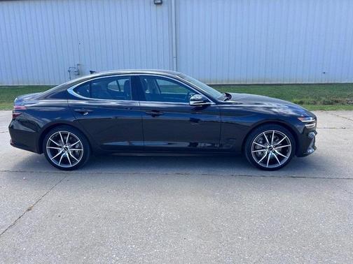 2024 Genesis G70 2.5T RWD
