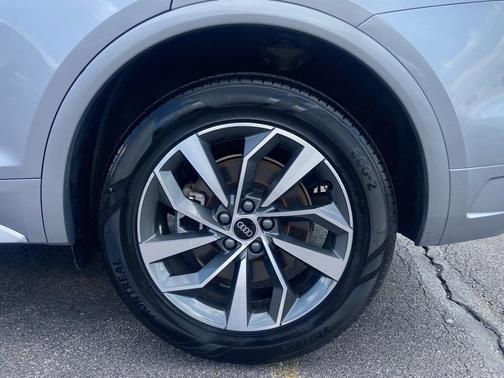 2024 Audi Q5 45 S line Premium Plus