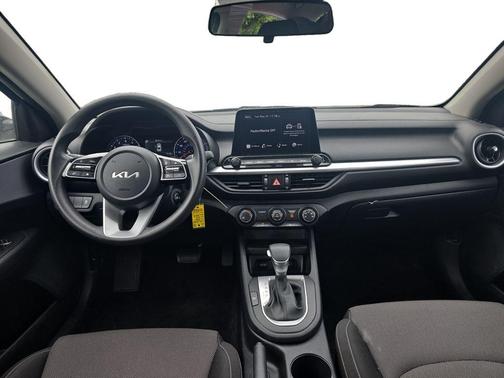 Snow White Pearl 2024 Kia Forte LXS