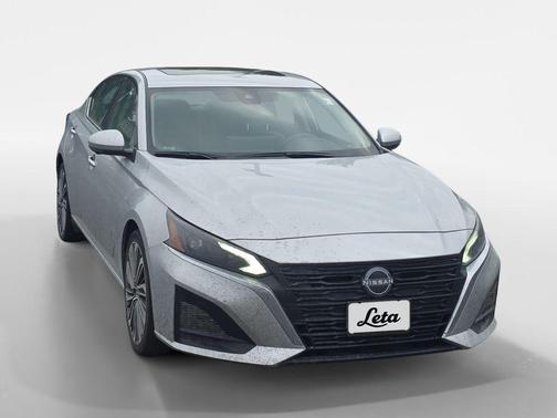 Brilliant Silver Metallic 2023 Nissan Altima 2.5 SL
