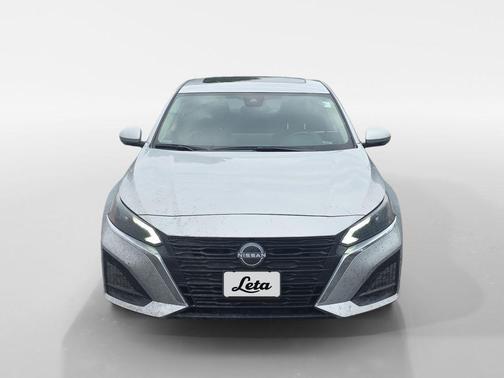 Brilliant Silver Metallic 2023 Nissan Altima 2.5 SL