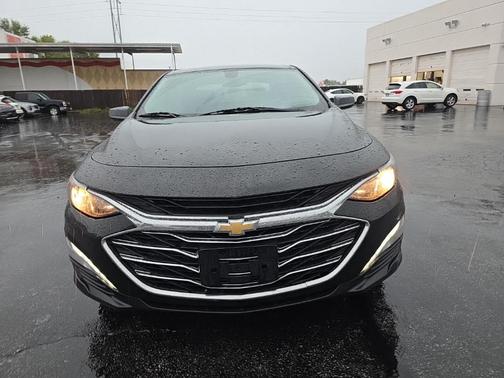 2022 Chevrolet Malibu FWD LT