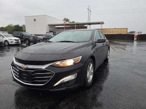 2022 Chevrolet Malibu FWD LT
