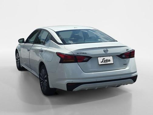 Pearl White Tricoat 2024 Nissan Altima 2.5 SV