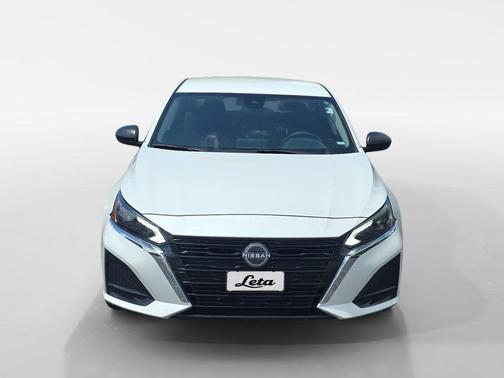 Pearl White Tricoat 2024 Nissan Altima 2.5 SV