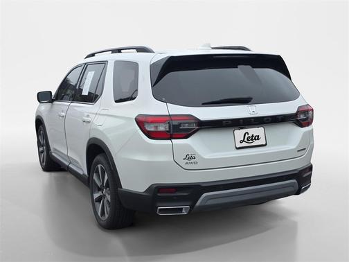 2023 Honda Pilot Touring 8-Passenger
