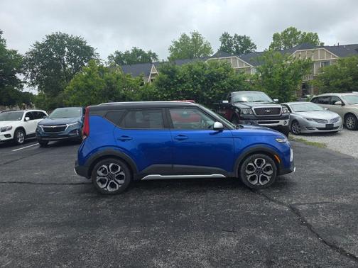 Cherry Black/Blue Roof 2020 Kia Soul X-Line