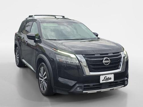 Super Black 2022 Nissan Pathfinder Platinum 4WD