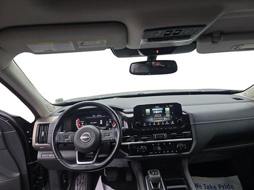Super Black 2022 Nissan Pathfinder Platinum 4WD