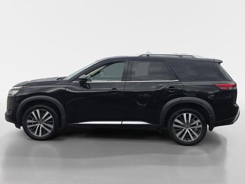 Super Black 2022 Nissan Pathfinder Platinum 4WD