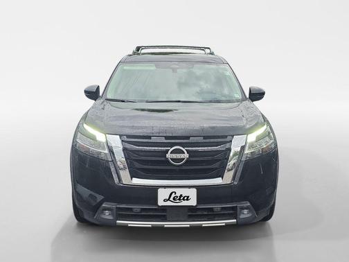 Super Black 2022 Nissan Pathfinder Platinum 4WD