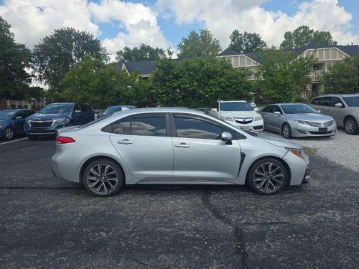 Classic Silver Metallic 2020 Toyota Corolla SE
