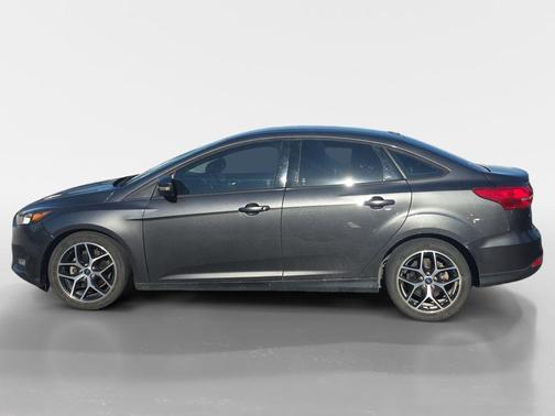Magnetic Metallic 2018 Ford Focus SE
