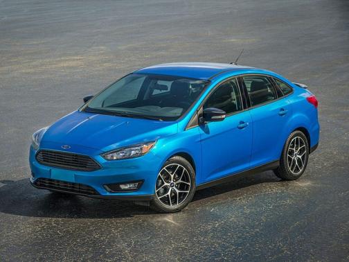 Magnetic Metallic 2018 Ford Focus SE