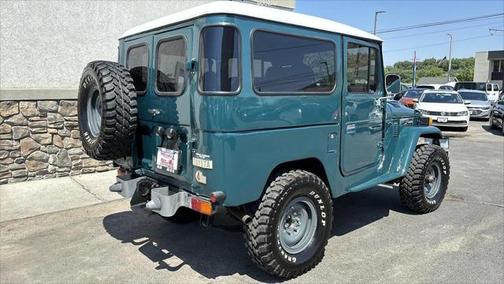 1976 Toyota Land Cruiser Base