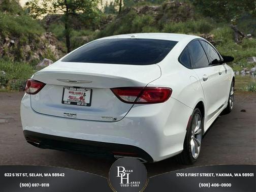 Bright White Clearcoat 2016 Chrysler 200 S