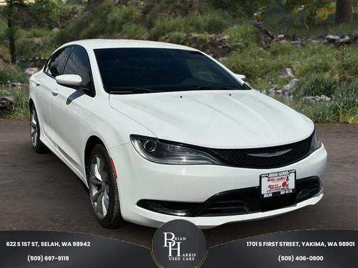 Bright White Clearcoat 2016 Chrysler 200 S