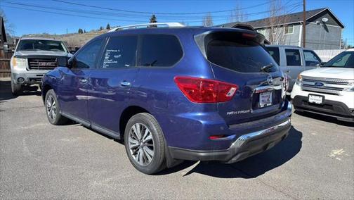 2017 Nissan Pathfinder SL