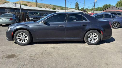 2016 Chrysler 300 Limited