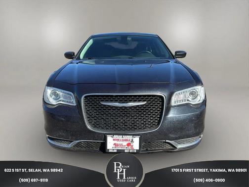 2016 Chrysler 300 Limited