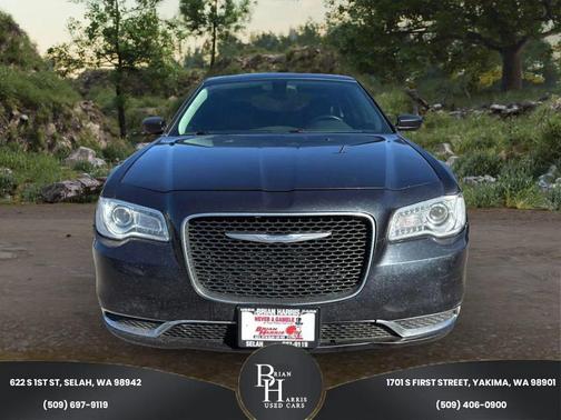 2016 Chrysler 300 Limited
