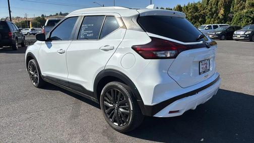 2022 Nissan Kicks SV