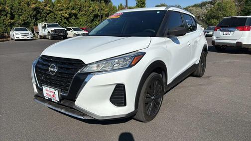 2022 Nissan Kicks SV