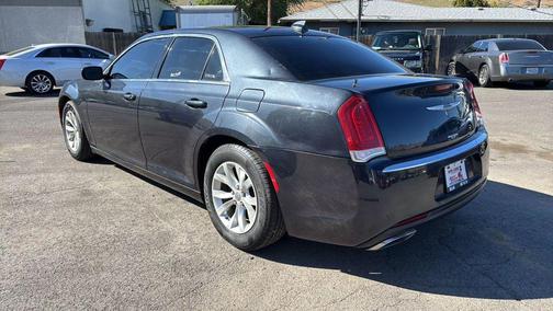 2016 Chrysler 300 Limited