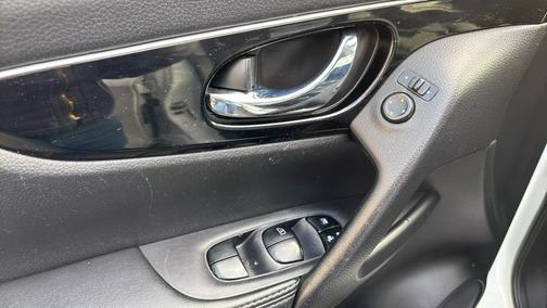 2017 Nissan Rogue Sport SL