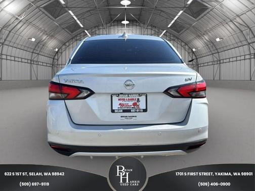 Brilliant Silver Metallic 2021 Nissan Versa 1.6 SV