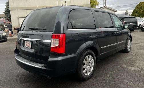 2014 Chrysler Town & Country Touring