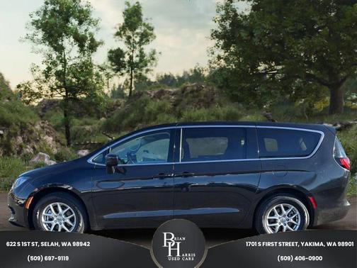 2022 Chrysler Voyager LX