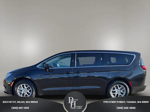 2022 Chrysler Voyager LX