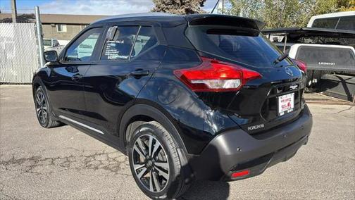2020 Nissan Kicks SR