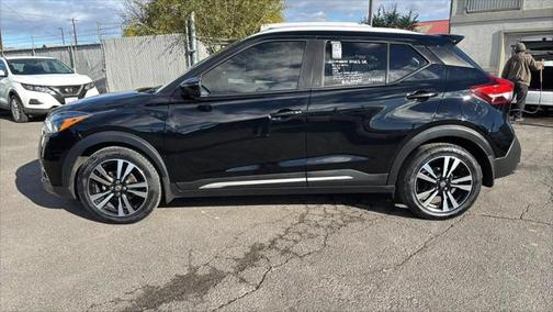 2020 Nissan Kicks SR