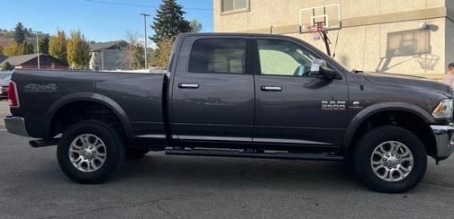 2018 RAM 2500 Laramie Crew Cab 4x4 6'4' Box