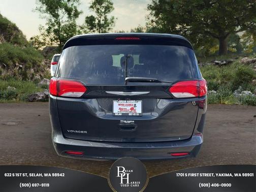 2021 Chrysler Voyager LXI