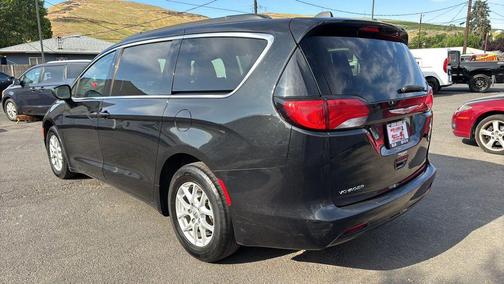 2021 Chrysler Voyager LXI