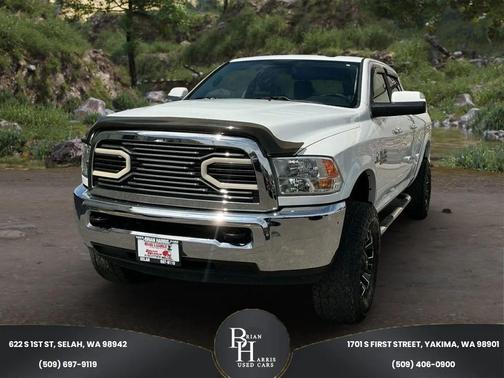 Bright White Clearcoat 2017 RAM 2500 SLT Crew Cab 4x4 6'4' Box