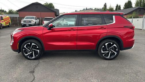 2024 Mitsubishi Outlander SE