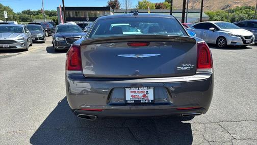 2018 Chrysler 300 S