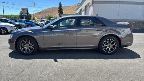 2018 Chrysler 300 S