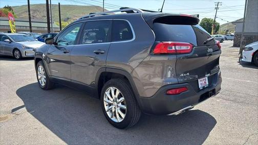2017 Jeep Cherokee Sport