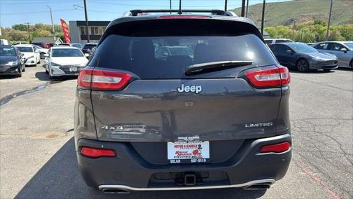 2017 Jeep Cherokee Sport