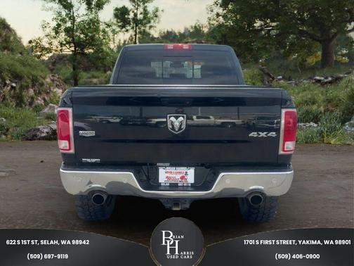 Brilliant Black Crystal Pearl 2017 RAM 1500 Laramie