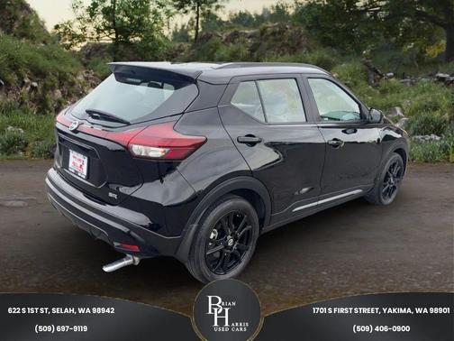 Super Black 2021 Nissan Kicks SR