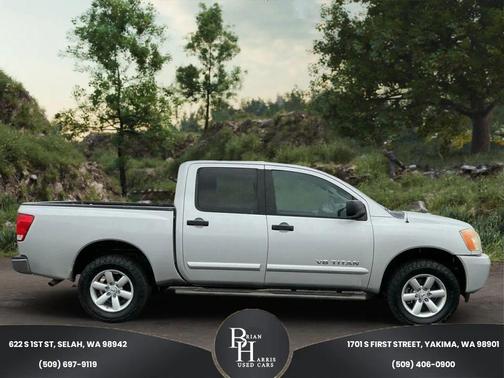 2013 Nissan Titan SV