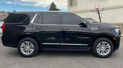 2023 GMC Yukon SLT