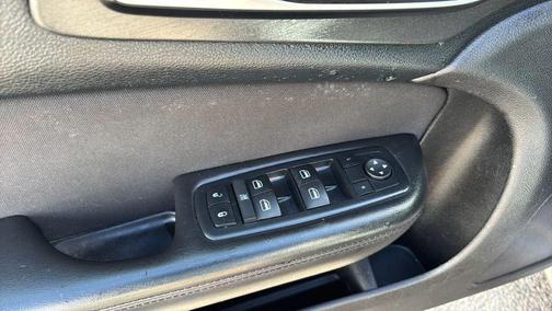 2016 Chrysler 200 LX